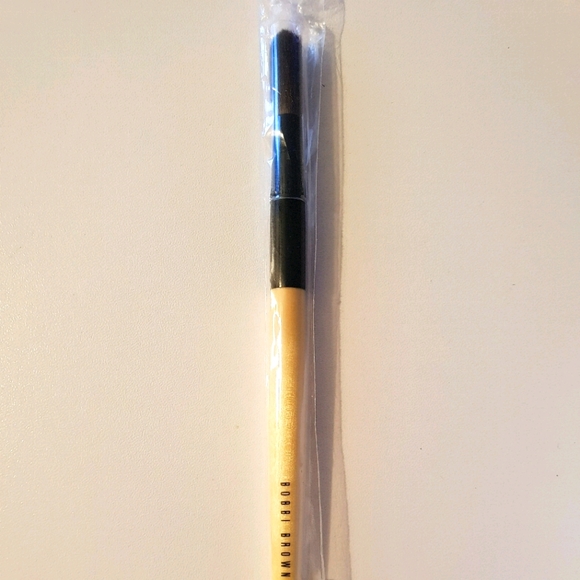 Bobbi Brown Eye Blender Brush - Picture 3 of 4
